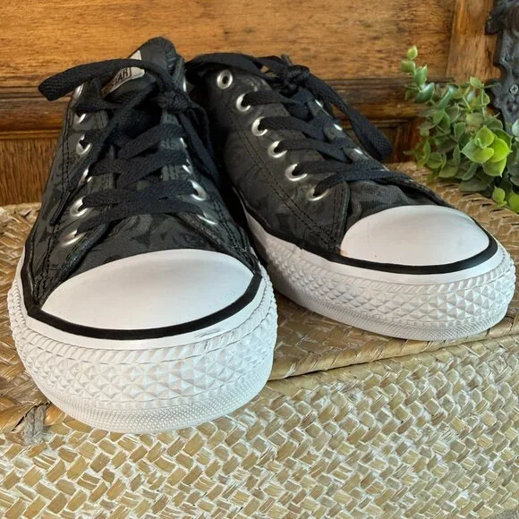 Converse Chuck Taylor All Star Low Top Black Onyx Silver Rose Print – Women’s 9 - Picture 5 of 12